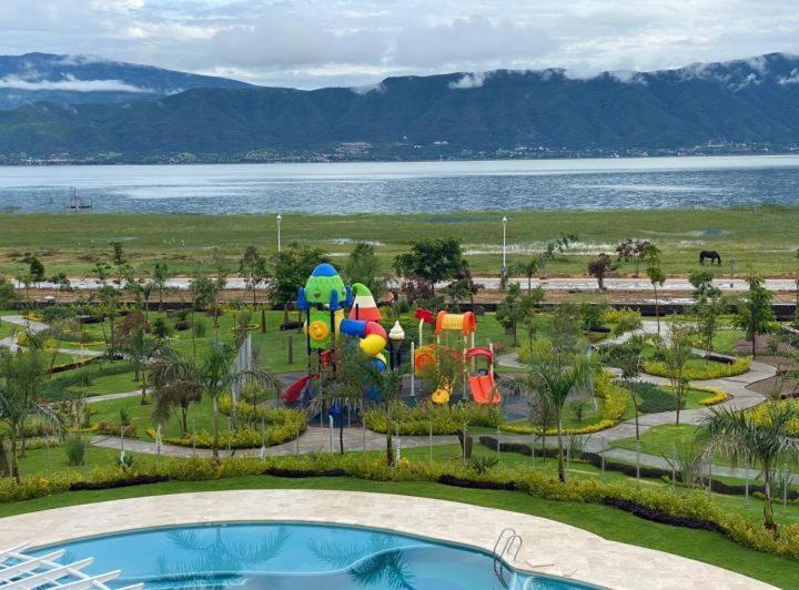 Hermosa Casa En Orilla Del Lago -Zona De Villedos- San Cristobal Zapotitlan エクステリア 写真