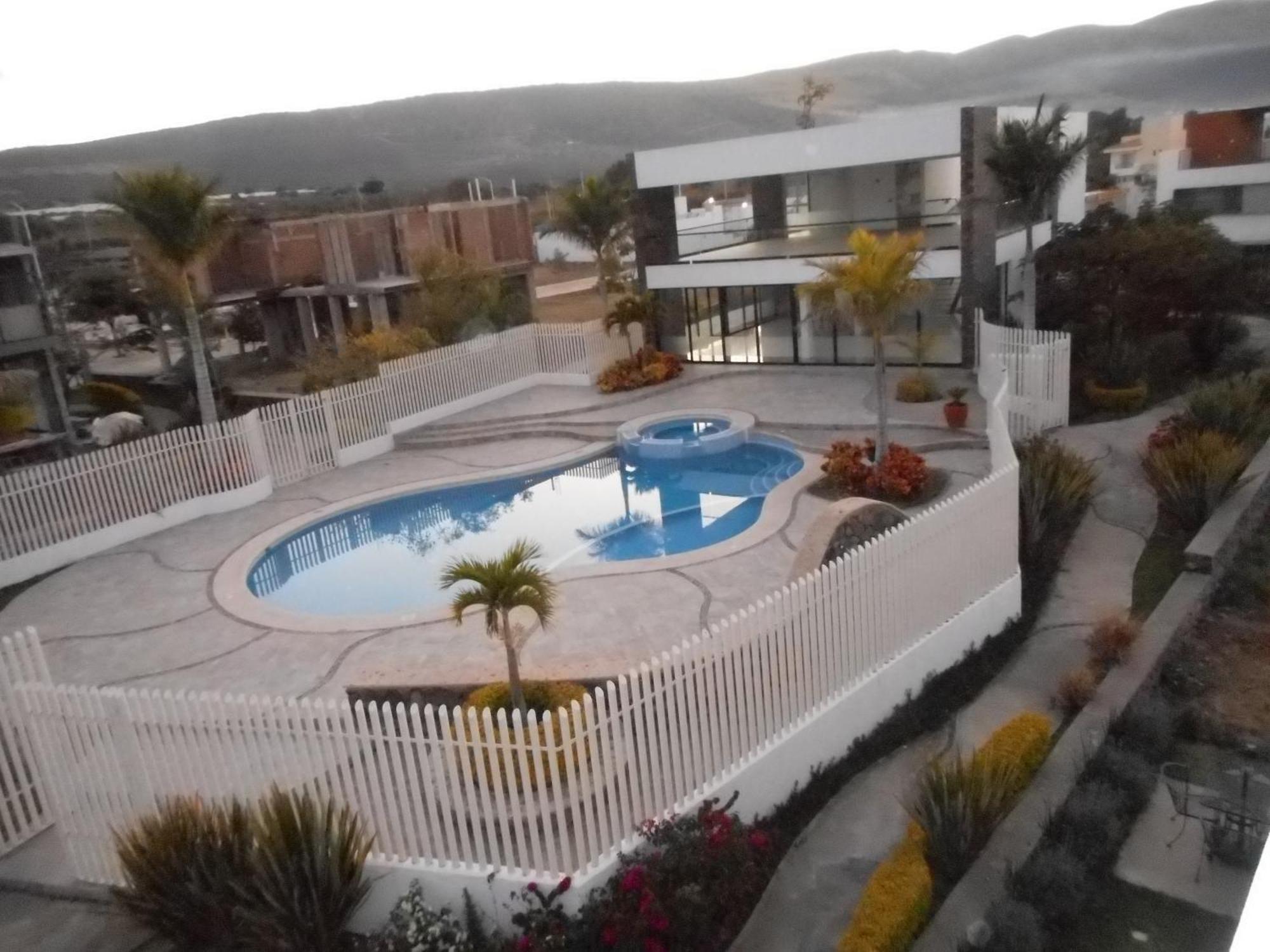 Hermosa Casa En Orilla Del Lago -Zona De Villedos- San Cristobal Zapotitlan エクステリア 写真