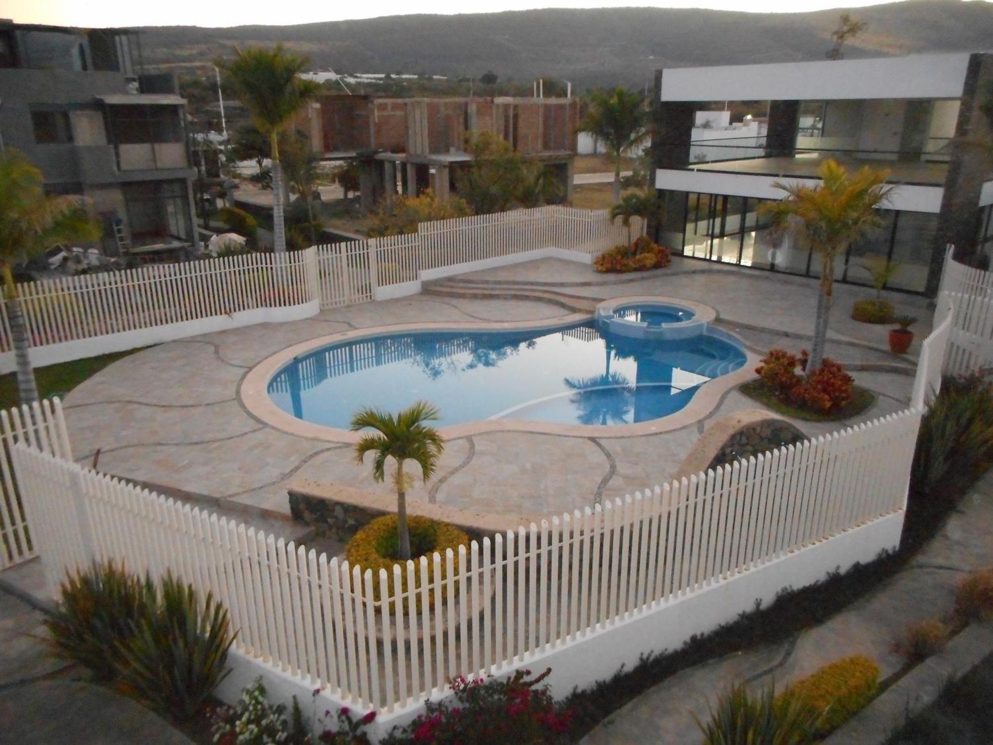 Hermosa Casa En Orilla Del Lago -Zona De Villedos- San Cristobal Zapotitlan エクステリア 写真