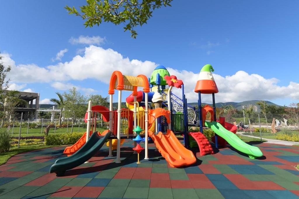 Hermosa Casa En Orilla Del Lago -Zona De Villedos- San Cristobal Zapotitlan エクステリア 写真
